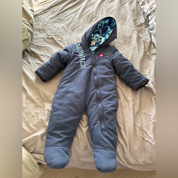 Airwalk one piece snowsuit - Picture 1 of 1